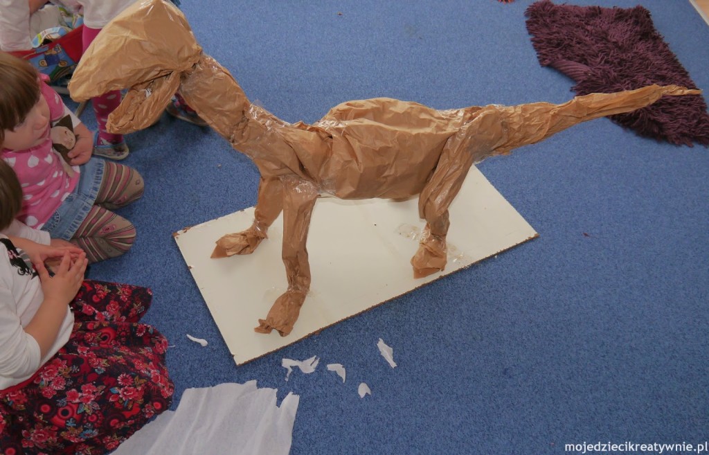 dinozaur z papieru