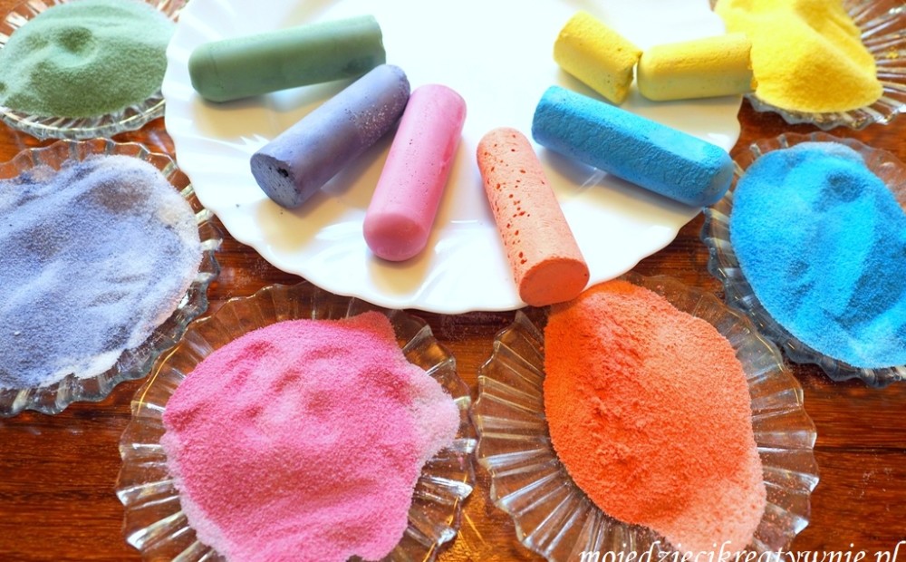 barwienie soli i piasku, ciekawe eksperymenty dla dzieci