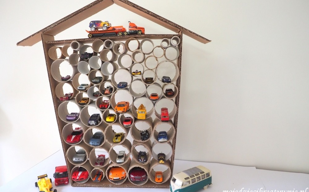 Garaż DIY z kartonu - Moje Dzieci Kreatywnie