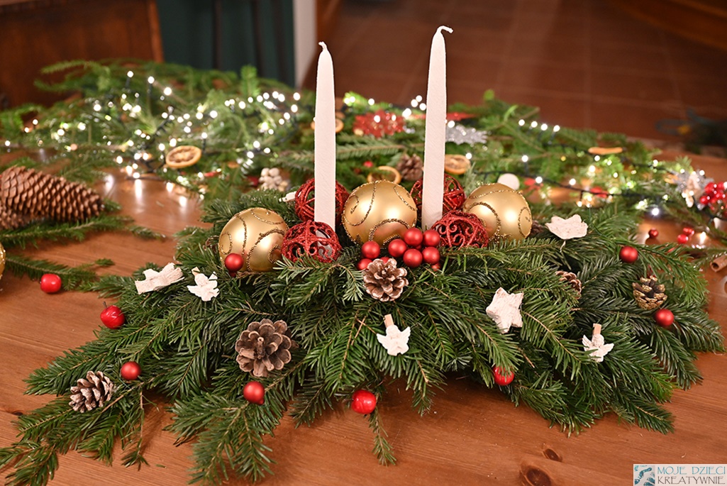 jak zrobić stroik świąteczny, stroik na wigilijny stół diy, stroik bożonarodzeniowy, dekoracja stołu na święta Bożego Narodzenia