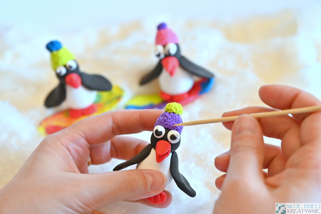 pingwin z plasteliny krok po kroku, lepienie z plasteliny, prace plastyczne dla dzieci, moje dzieci kreatywnie