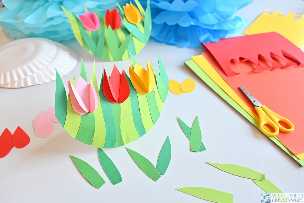 wiosenne prace plastyczne, kwiaty z papieru, tulipany z papieru, pomysły na prace plastyczne